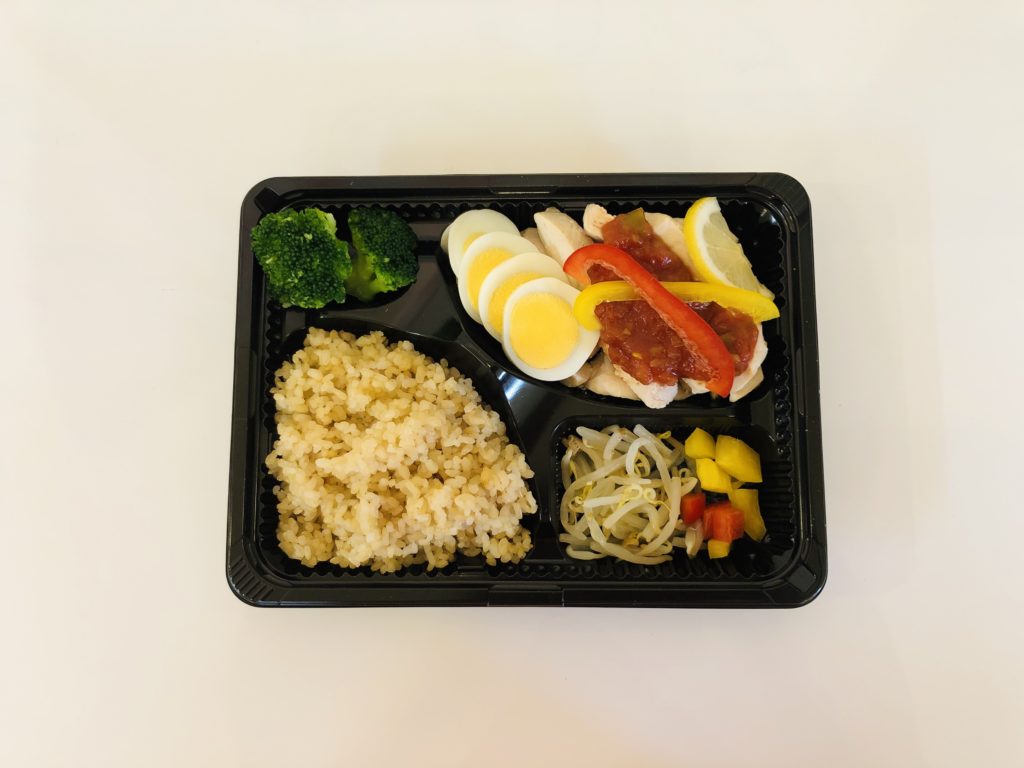 「皮なしやわらか鶏むね肉弁当（850円）」
