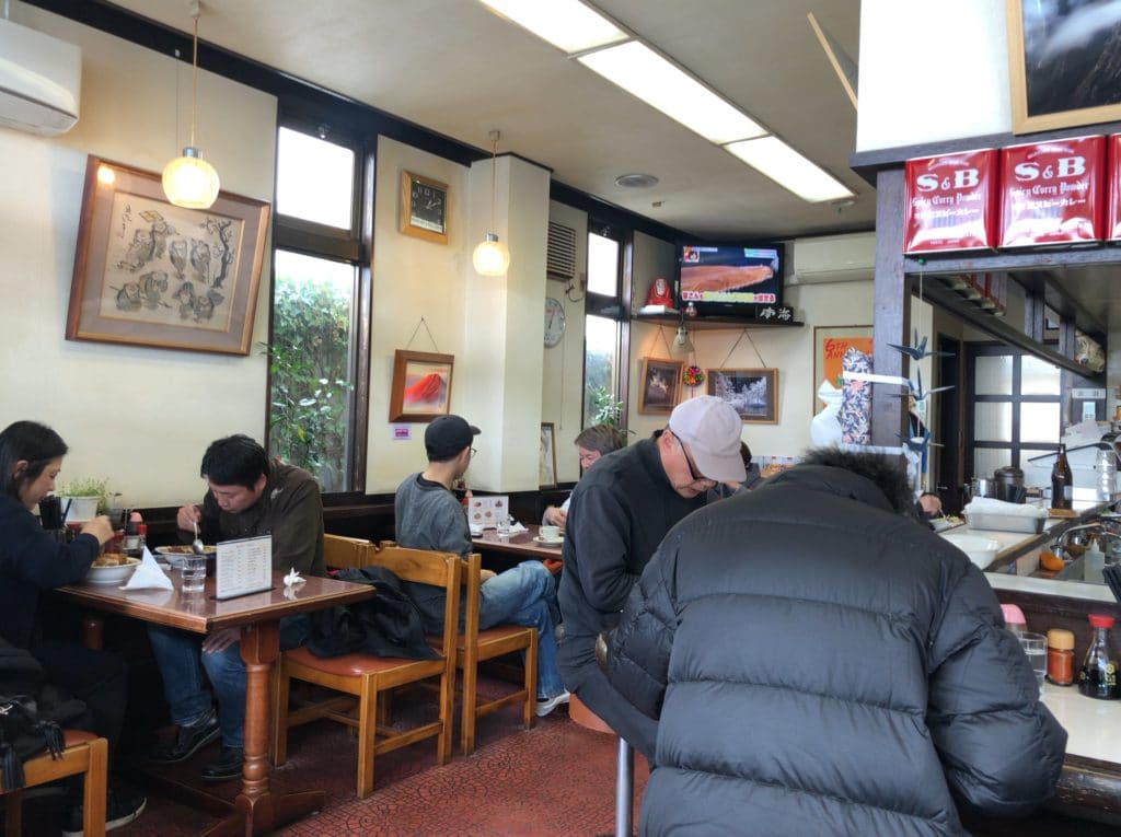 キッチン南海松本店の店内