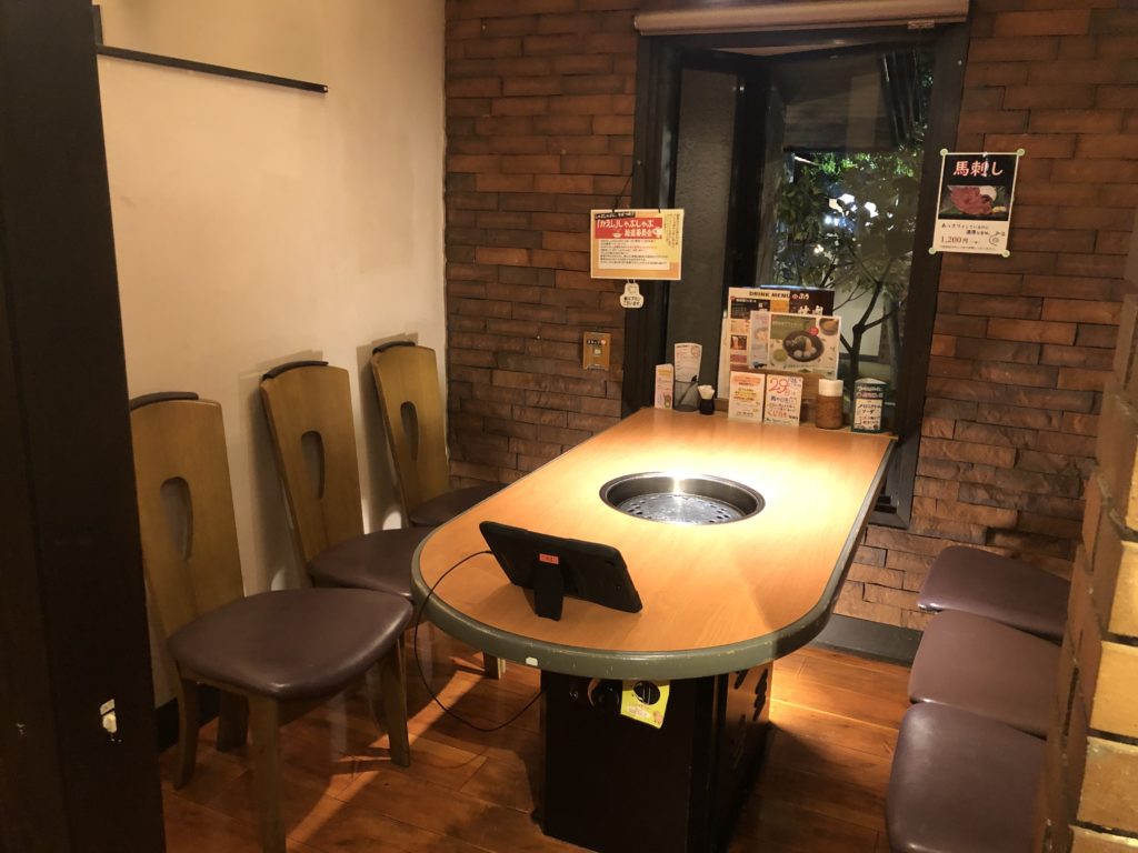テーブル席